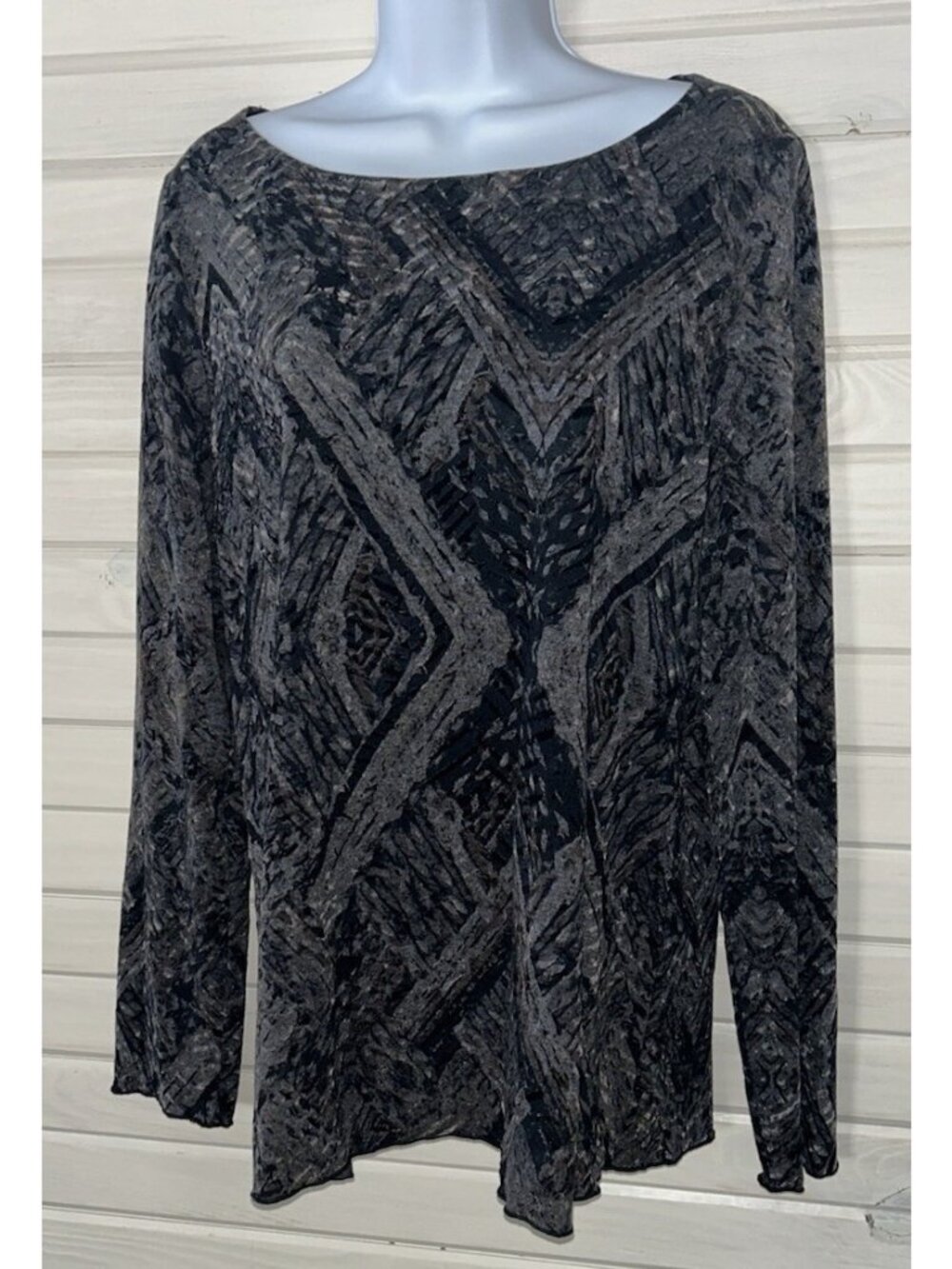 Sno Skins Sz XL Top Womens Artsy Black Gray Geo Bateau Neck L/S Stretch EUC